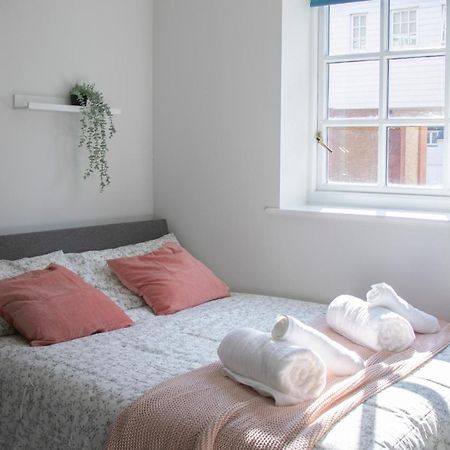 Lovely 3-Bedroom Apartment In Colchester Exteriör bild