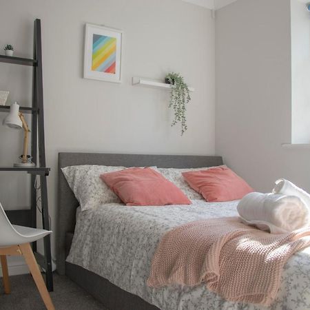 Lovely 3-Bedroom Apartment In Colchester Exteriör bild