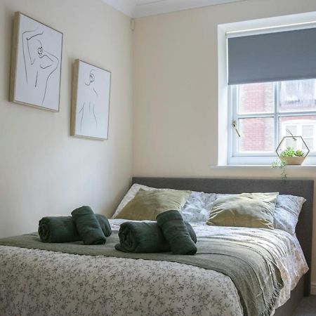 Lovely 3-Bedroom Apartment In Colchester Exteriör bild