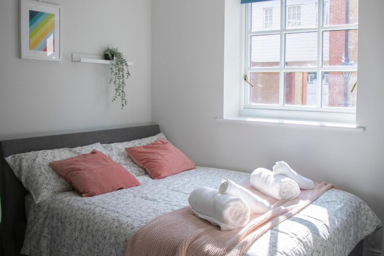 Lovely 3-Bedroom Apartment In Colchester Exteriör bild