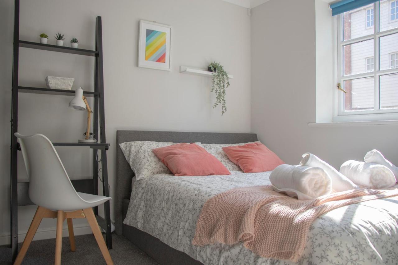 Lovely 3-Bedroom Apartment In Colchester Exteriör bild