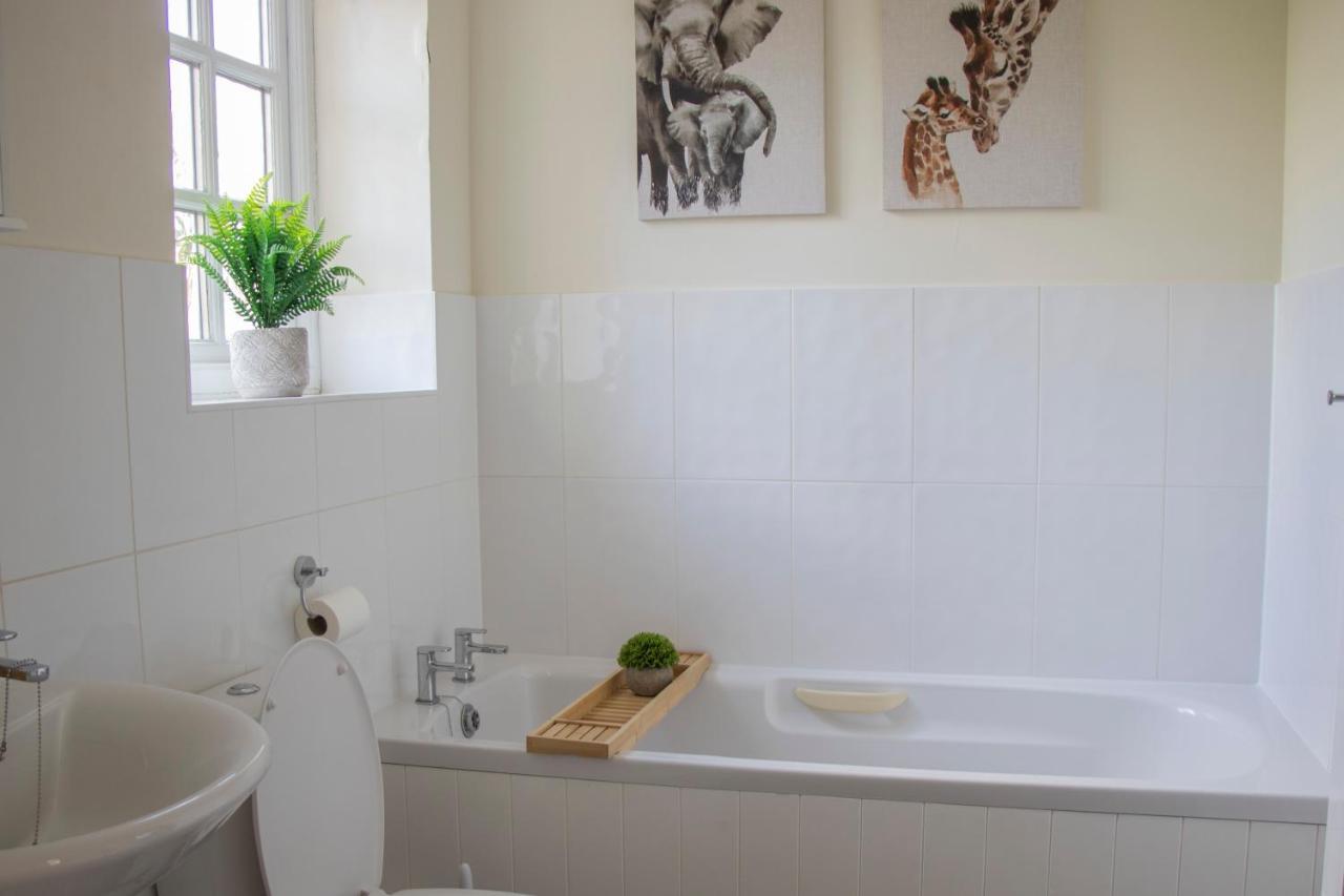 Lovely 3-Bedroom Apartment In Colchester Exteriör bild