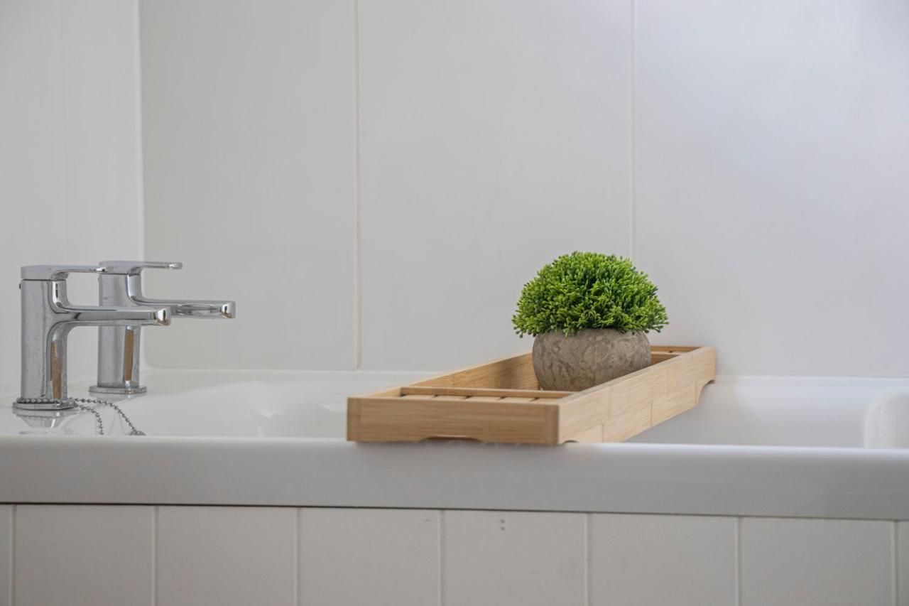 Lovely 3-Bedroom Apartment In Colchester Exteriör bild