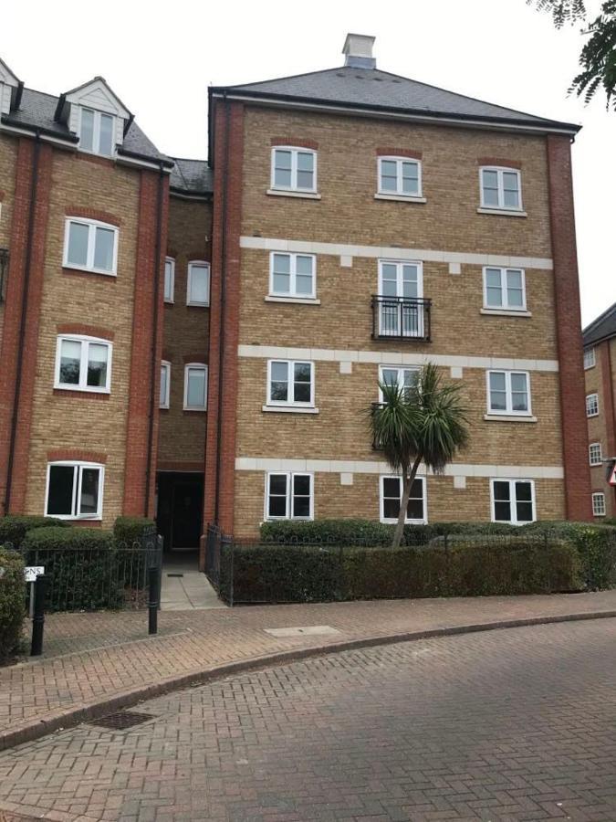 Lovely 3-Bedroom Apartment In Colchester Exteriör bild
